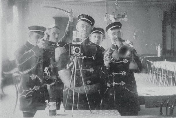 Un selfie en el espejo de la fraternidad alemana. (1912)