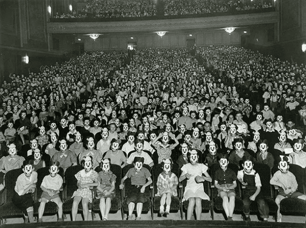 Reunión del club de Mickey Mouse. (principios de 1930).