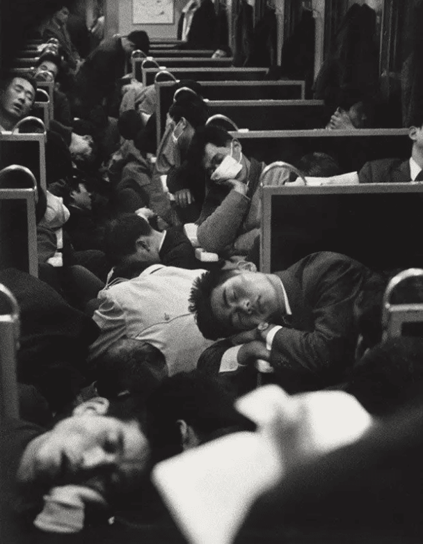 Tren de la madrugada en Japón. (1964)