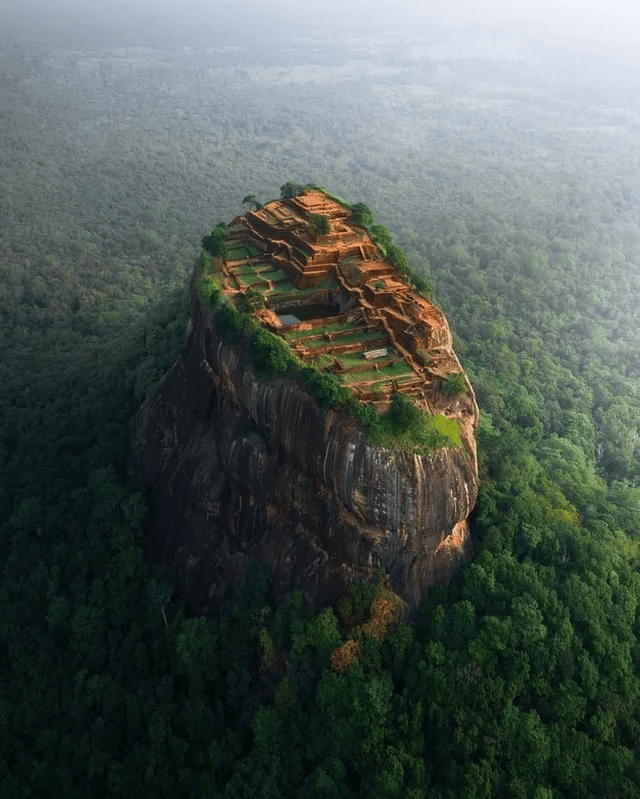 Una fortaleza de roca que data de 1500 años. Sri Lanka.