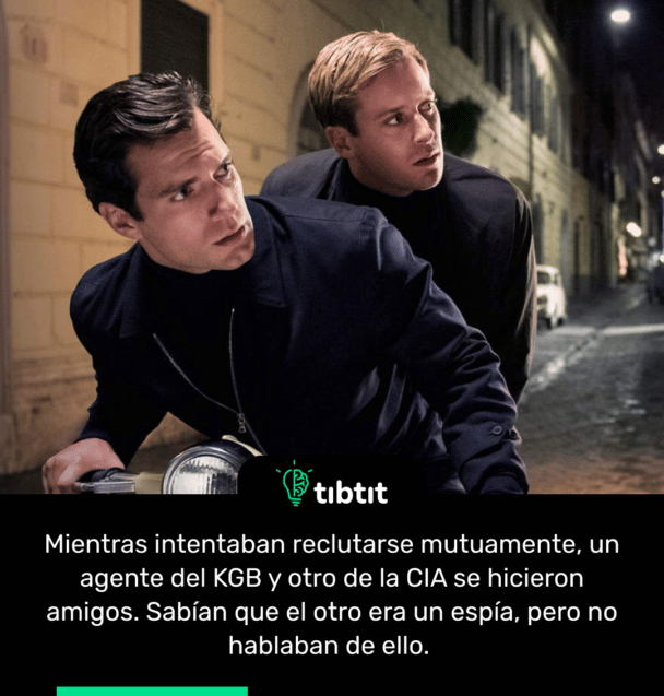 Mientras intentaban reclutarse mutuamente, un agente del KGB y otro de la CIA se hicieron amigos. Sabían que el otro era un espía, pero no hablaban de ello.