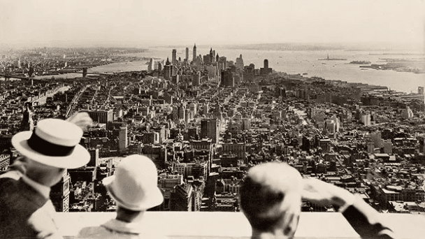 Vista superior el día de la inauguración del Empire State Building (1931)
