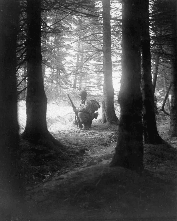 Soldado estadounidense en las Ardenas (Bélgica, 19 de diciembre de 1944).