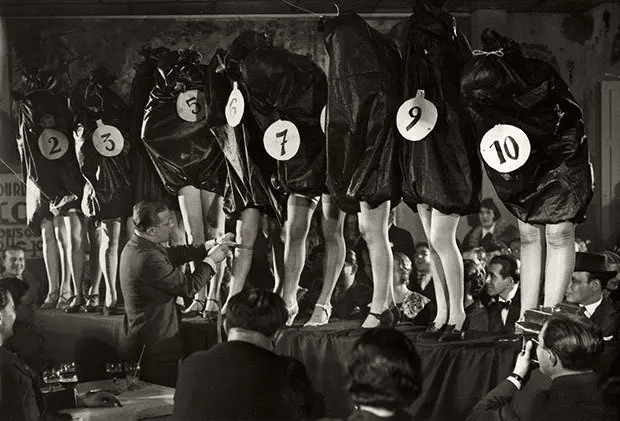 Concurso de las piernas más bonitas de París. (1936).