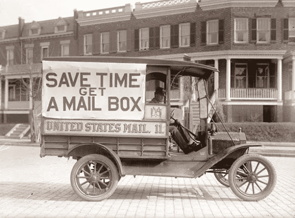 Un camión de correo de los Estados Unidos promocionando buzones en Washington, D.C., 1916.