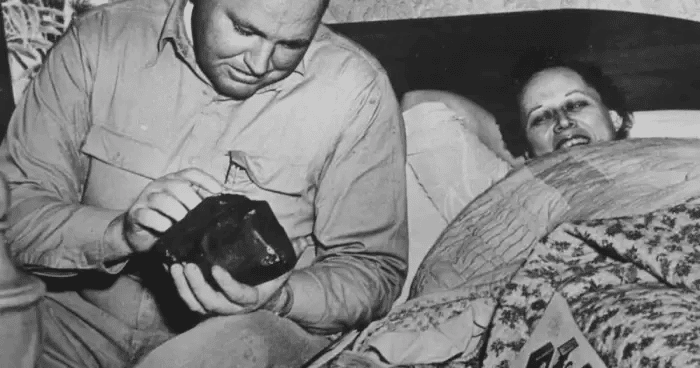 Aunque Ann se hizo famosa, el meteorito trajo principalmente desgracias a los Hodges ya que su casera, una mujer viuda llamada Birdie Guy, quería el meteorito para ella.ann hodges