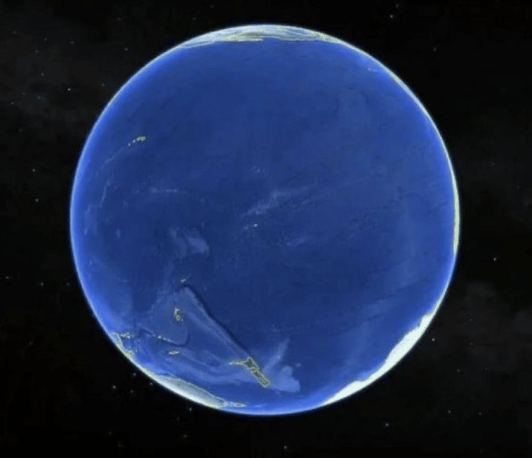 Vista de la Tierra con el Océano Pacífico como punto focal.