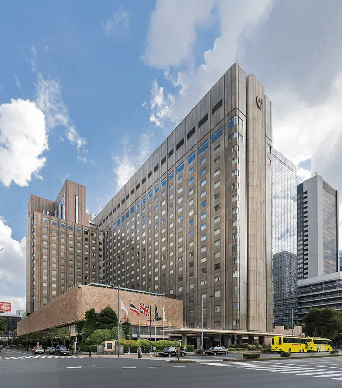 El Hotel Imperial de Tokio fue el escenario de la boda sintoísta de Yoshiki Kuroda y Sayako, anteriormente Sayako.WikipediaKakidai CC3.0