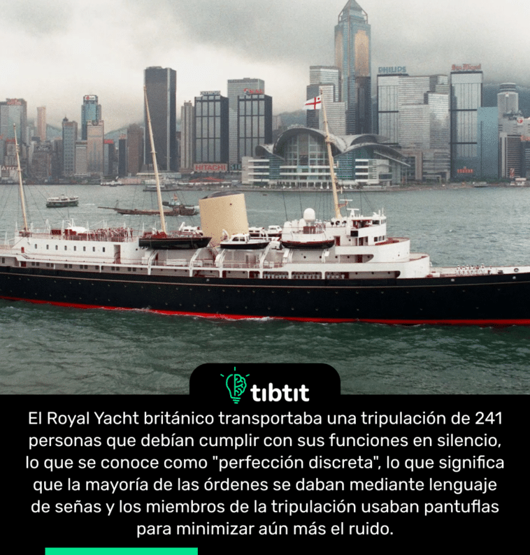 El Royal Yacht británico transportaba una tripulación de 241 personas que debían cumplir con sus funciones en silencio, lo que se conoce como "perfección discreta", lo que significa que la mayoría de las órdenes se daban mediante lenguaje de señas y los miembros de la tripulación usaban pantuflas para minimizar aún más el ruido.