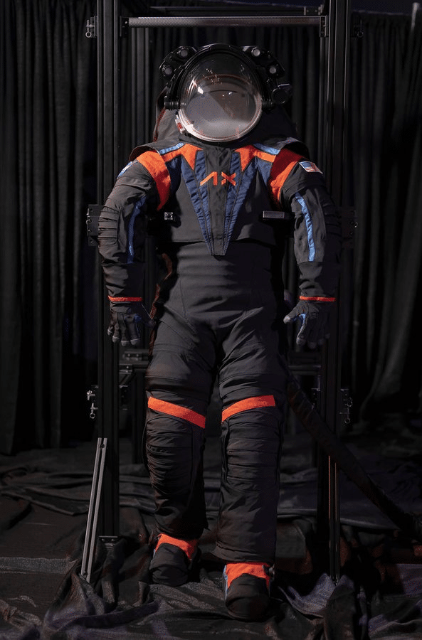 Un nuevo traje espacial de la NASA diseñado para la nueva misión Artemis III a la luna