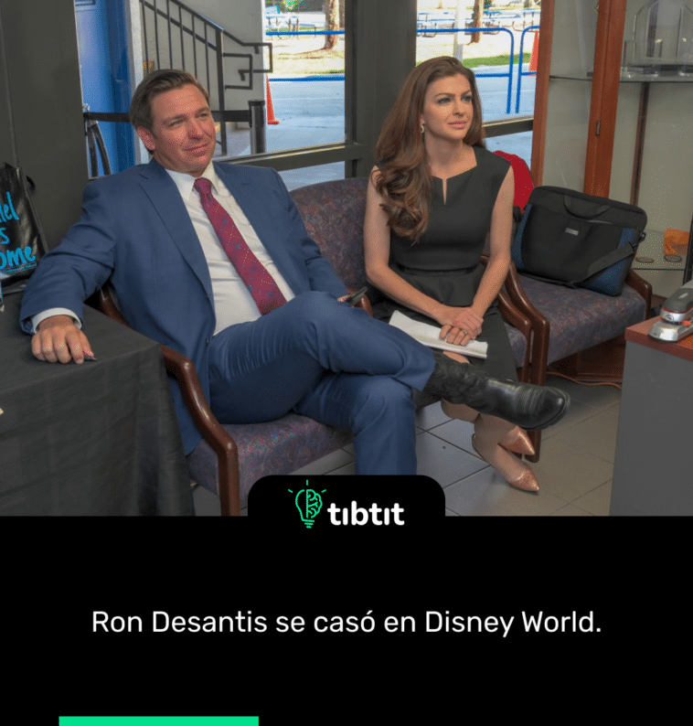 Ron Desantis se casó en Disney World.
