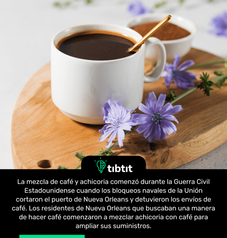 La mezcla de café y achicoria comenzó durante la Guerra Civil Estadounidense cuando los bloqueos navales de la Unión cortaron el puerto de Nueva Orleans y detuvieron los envíos de café. Los residentes de Nueva Orleans que buscaban una manera de hacer café comenzaron a mezclar achicoria con café para ampliar sus suministros.
