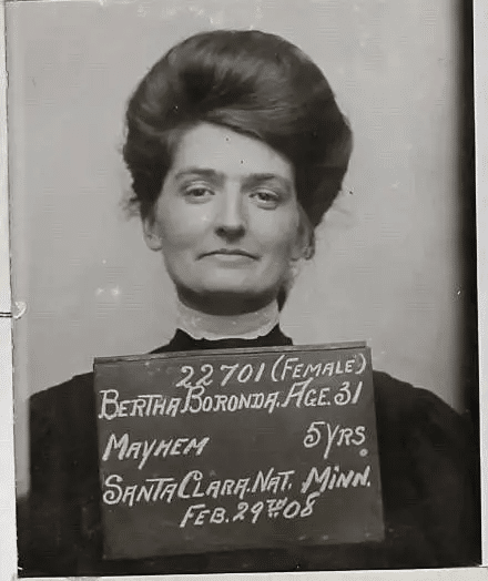 Bertha Boronda, culpable de “Mayhem” por cortarle el pene a su esposo con una navaja. San José, California en 1907.