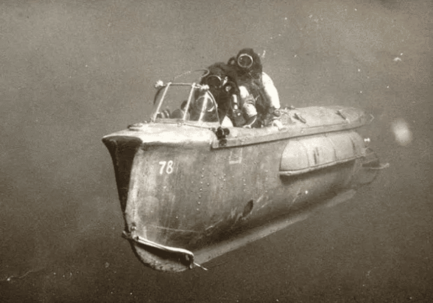 Vehículo submarino en uso por la unidad de comando israelí. 1967.