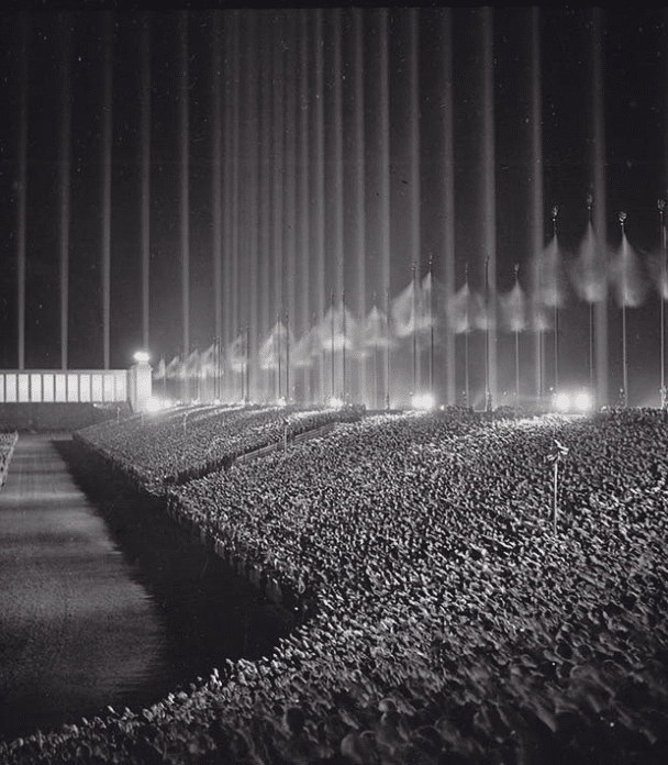 Concentración nazi en la Catedral de la Luz en 1937.