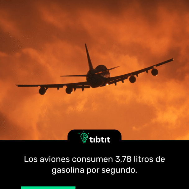 Los aviones consumen 3,78 litros de gasolina por segundo.
